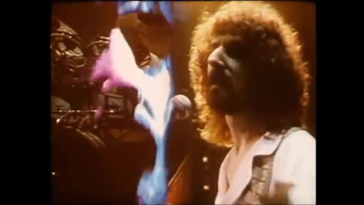 Barclay James Harvest - Love On The Line