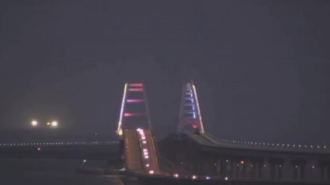 Resumed traffic on the Crimean bridge after blast