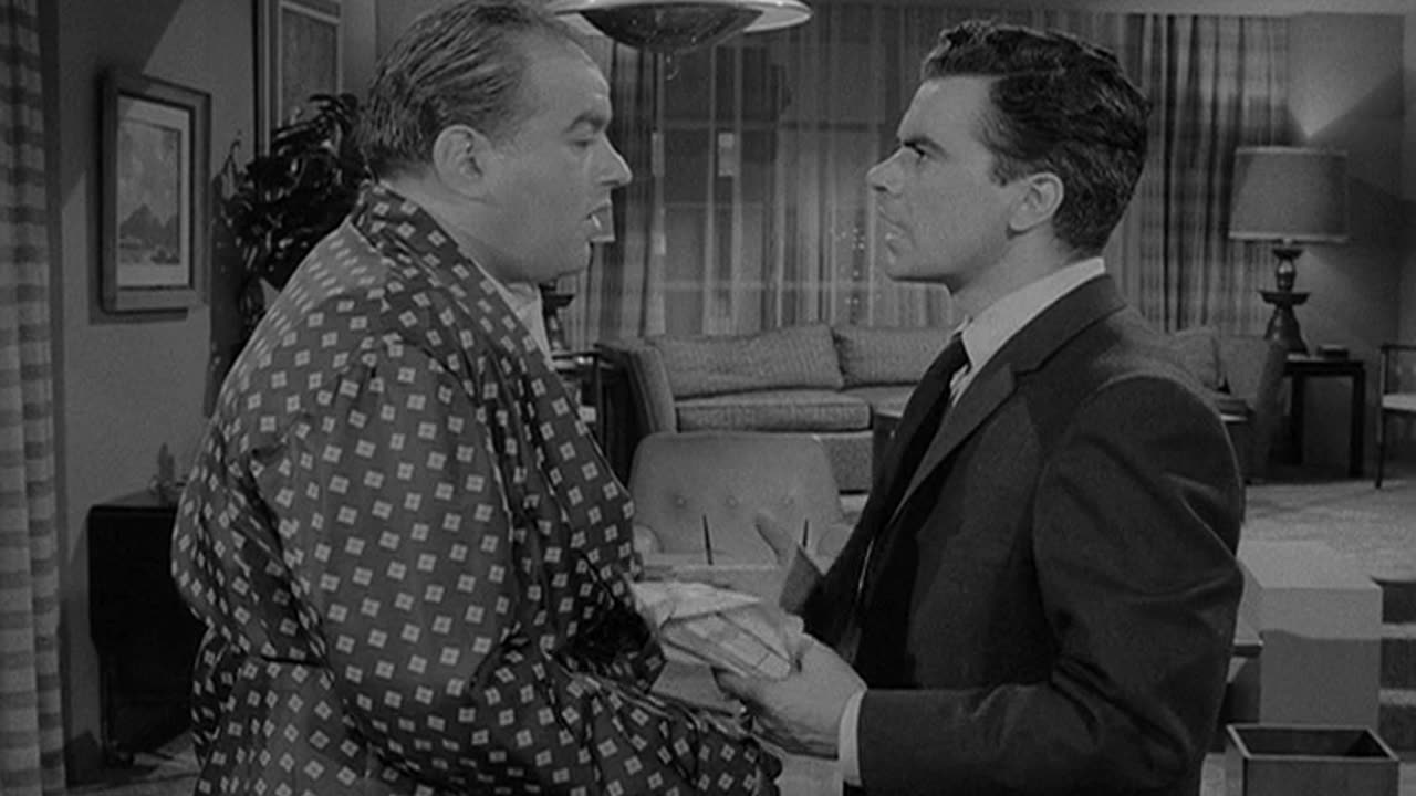 The Twilight Zone S01E13 The Four Of Us Are Dying