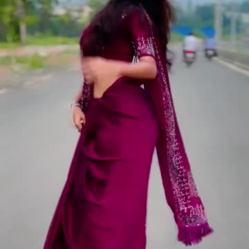 Sexy babe vibing in a saree #hot #dance #sexy #afrin