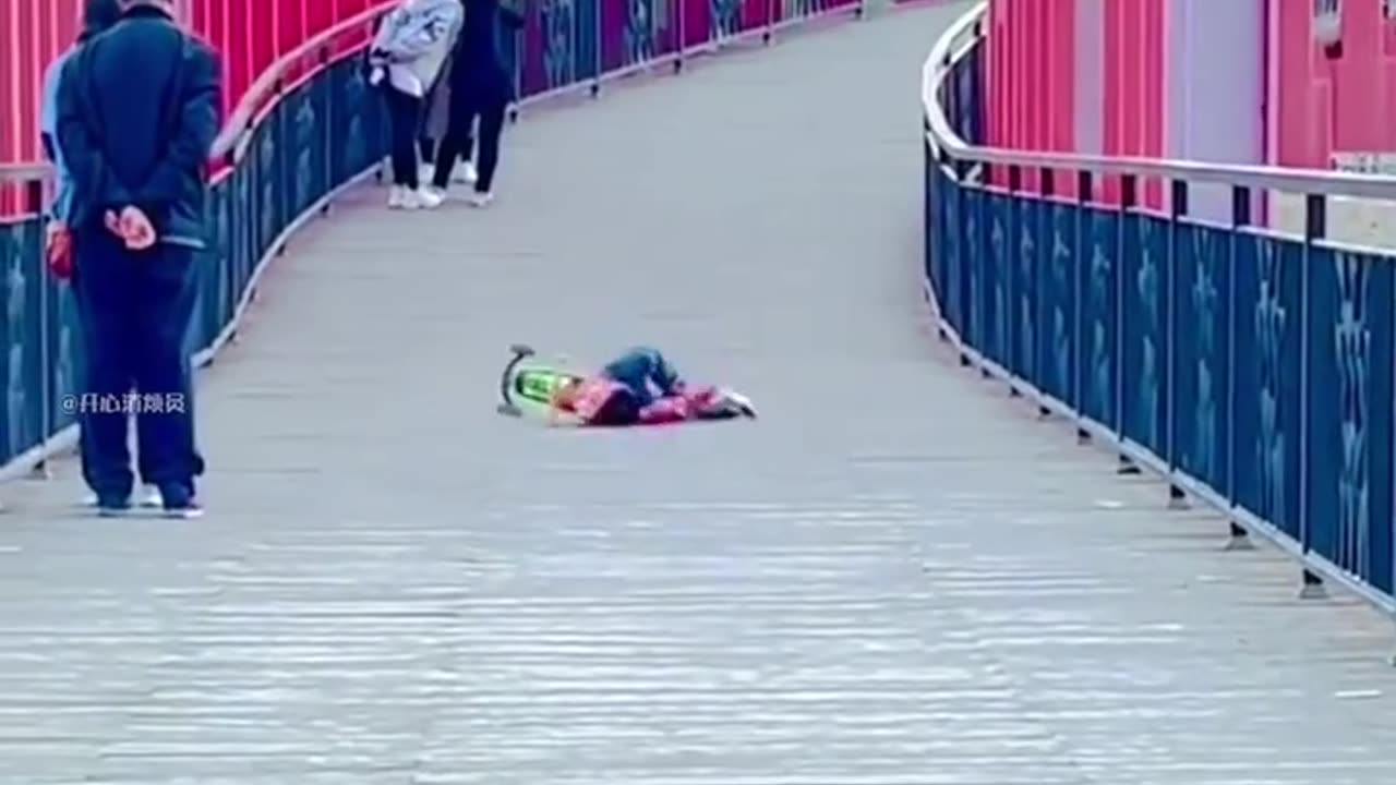 The unlucky moments of human cubs laugh again and again #Recommend to find me |