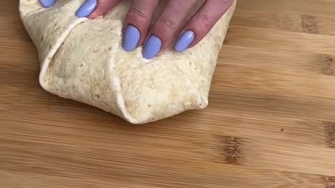 The Burger Crunch Wrap that’s Breaking The Internet! 🤯😍