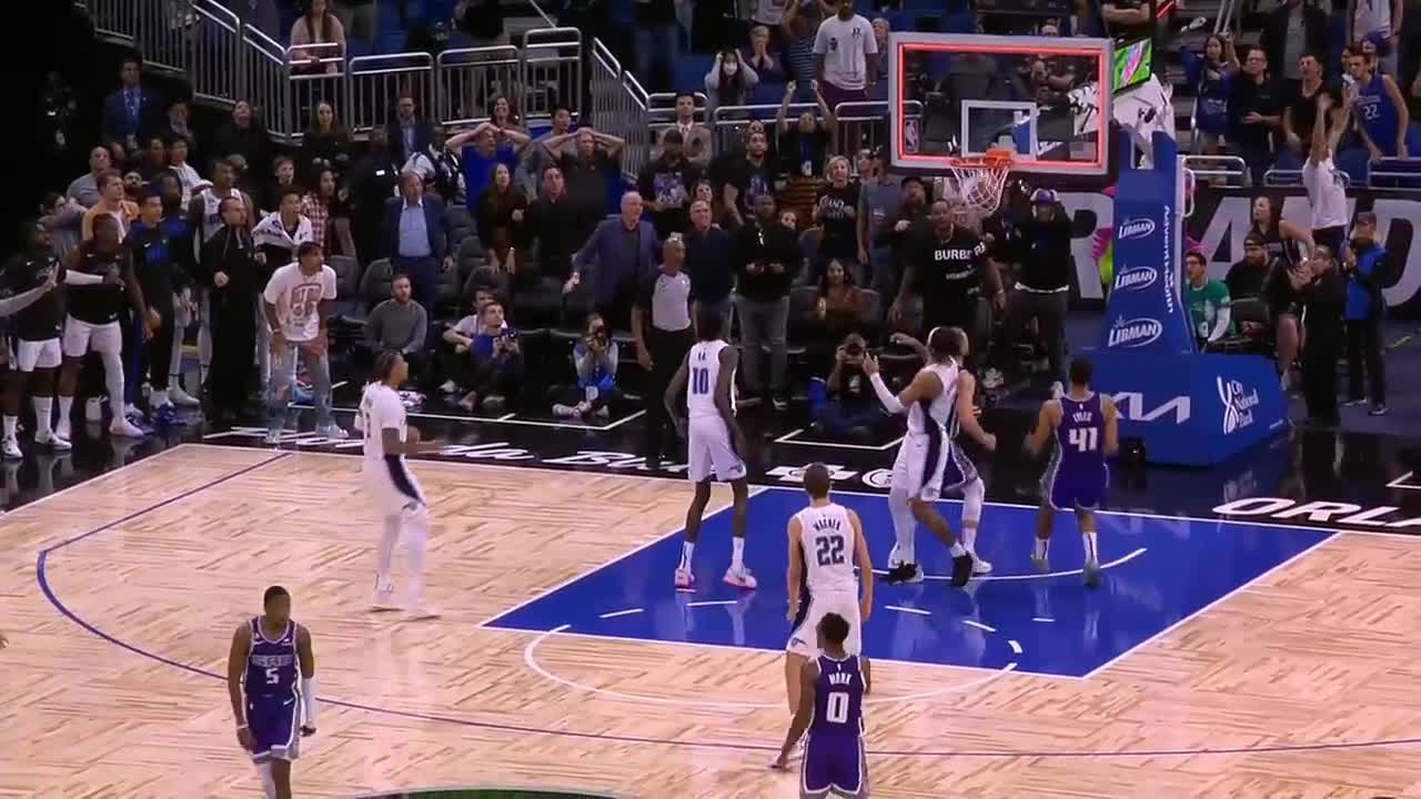 De'Aaron Fox hits insane buzzer beater game winner from half court vs Magic 🤯