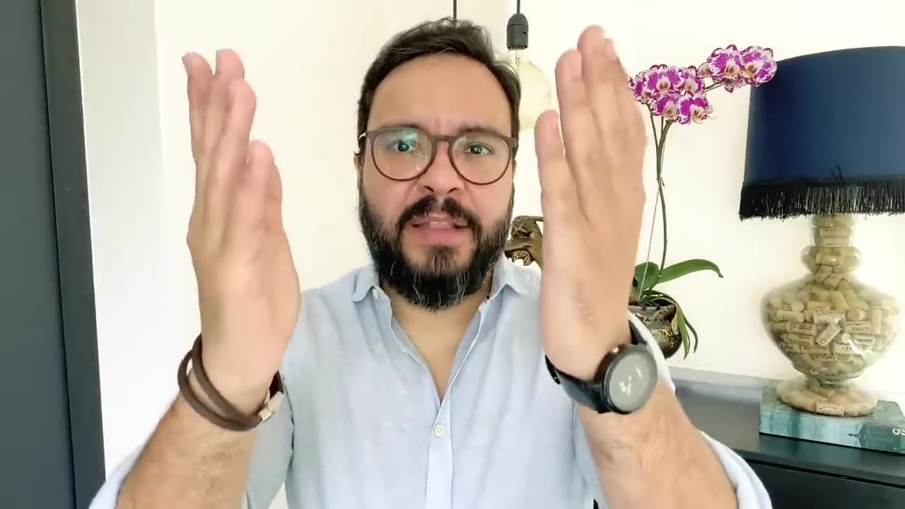 Recortes - Luiz Camargo - A verdade por trás dos OVNIS!