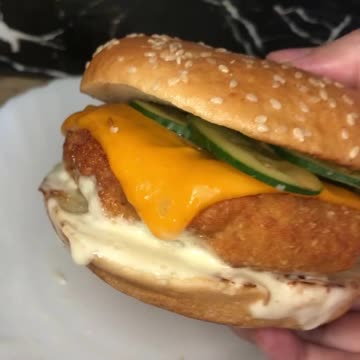 McDonald's style burger at home 🍔