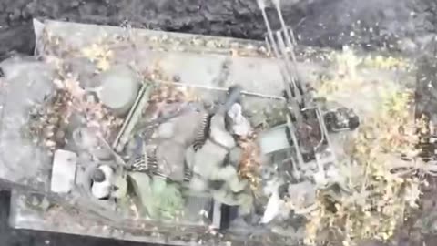 Russians Scramble When Their APC gets Bombed