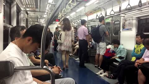 20 Second Korea: Arriving at Seoul Station on Line 1