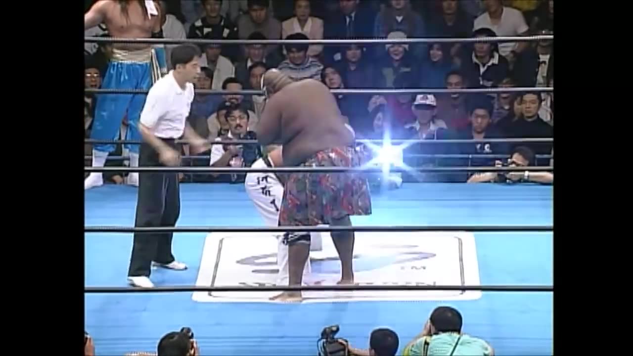(1997.11.15) Hayabusa & Jinsei Shinzaki vs. Giant Kimala II & Jun Izumida - AJPW