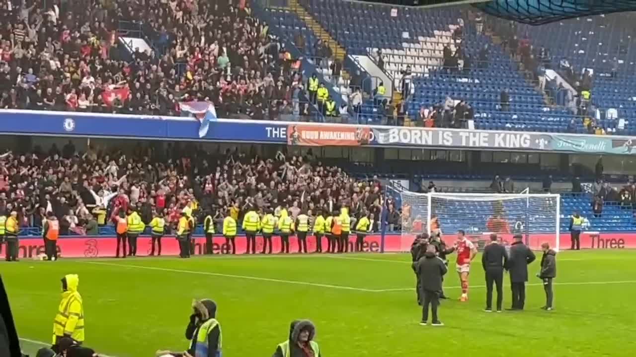 Fan Cam: Chelsea 0-1 Arsenal Highlights || Gabriel Magalhães goal, Xhaka new chant & more