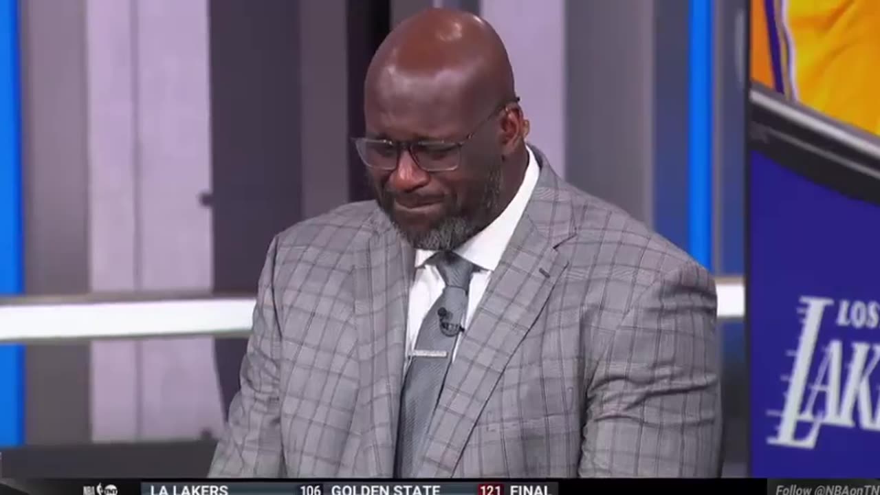 SHAQ, CHARLES BARKLEY CAN'T STOP LAUGHING ON SET ... 2-Minute Giggle-Fest!!!