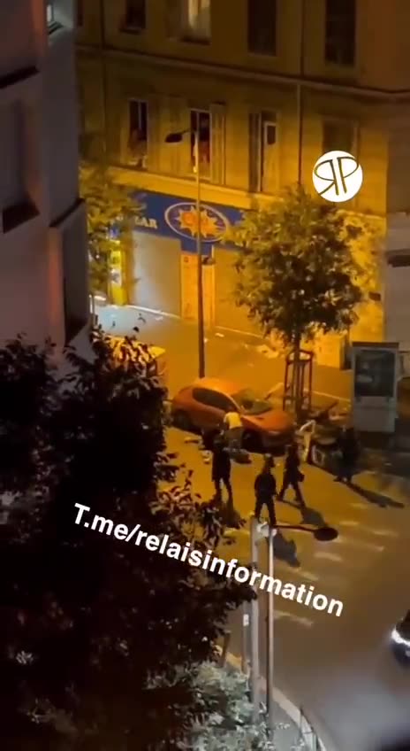 Sondereinheit RAID verwendet spezielle Ausrüstung in Marseille