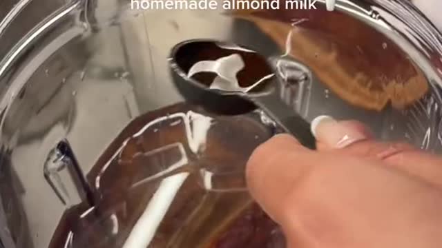 🥛🤍🥛 #almondmilk_.mp4