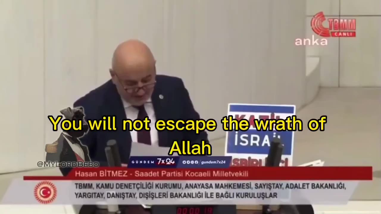 Turkish lawmaker collapses in parliament