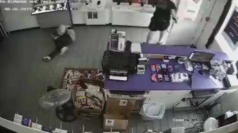 GUY TRIES TO ROBB A STORE AND FINDS THE HARD WAY IS NOT A GOOD IDEA