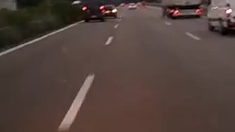 Drängler auf der Autobahn Fail