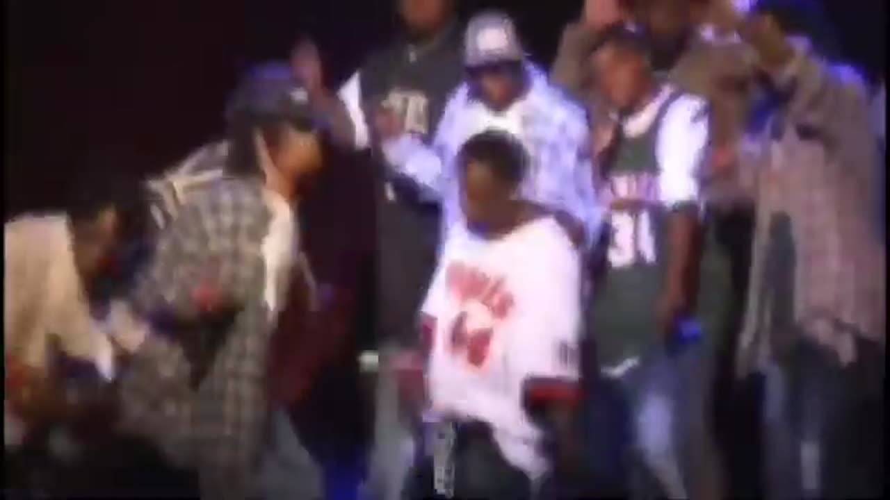 MAC DRE X KENDRICK LAMAR - lotsa paper x squabble up (VIDEO)