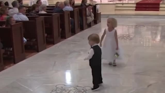 Kids add some comedy to a wedding! - Ring Bearer Fails