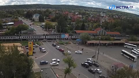 Девушка кинулась под поезд в москве