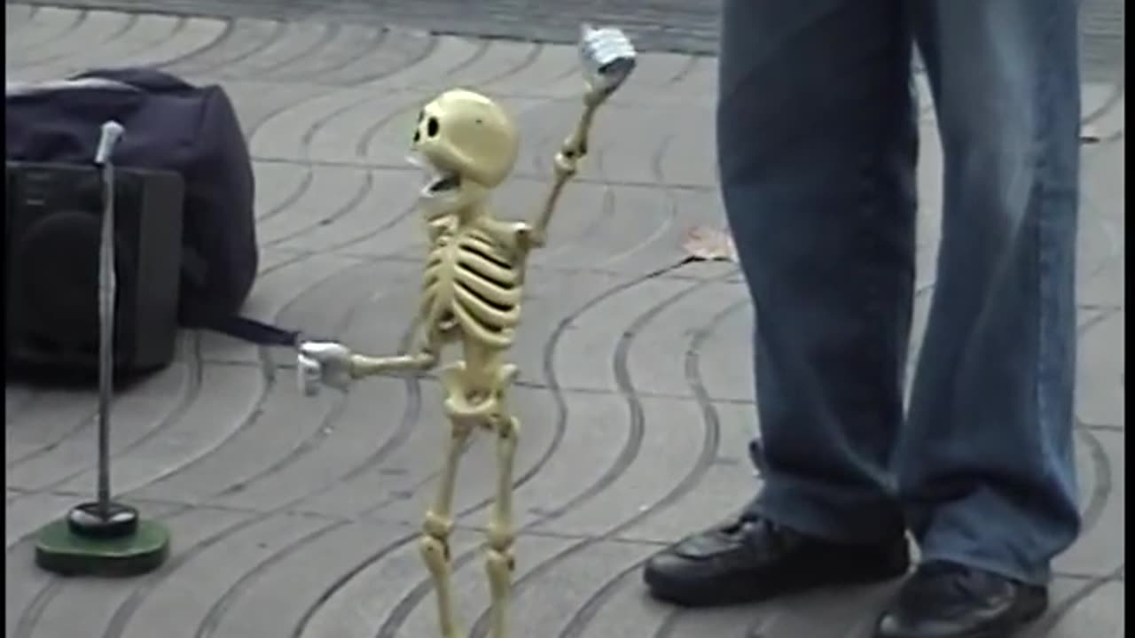 Amazing Street Puppet Show