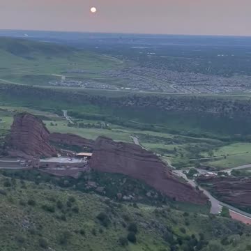 Canadian wildfire smoke causes hazy sunrise in Colorado's red rocks park