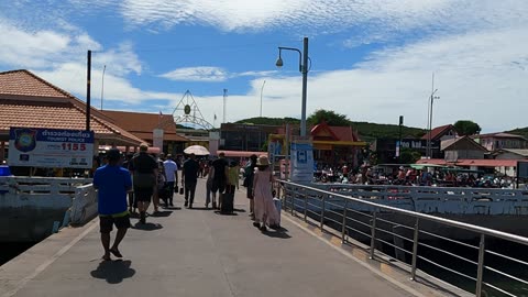 Na Baan Pier Koh Larn Thailand