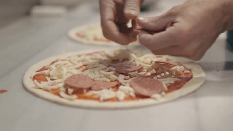 How to prepare a delicious salami pizza - 4K UHD