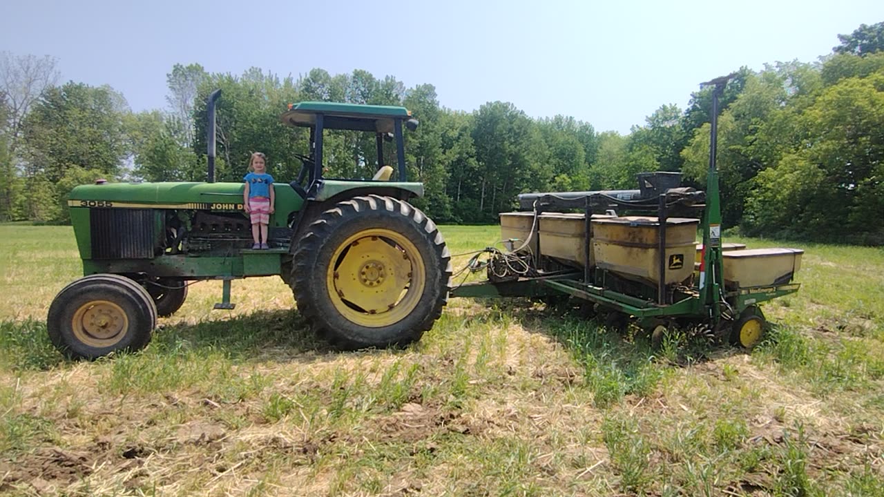 Planting corn 5-27-23