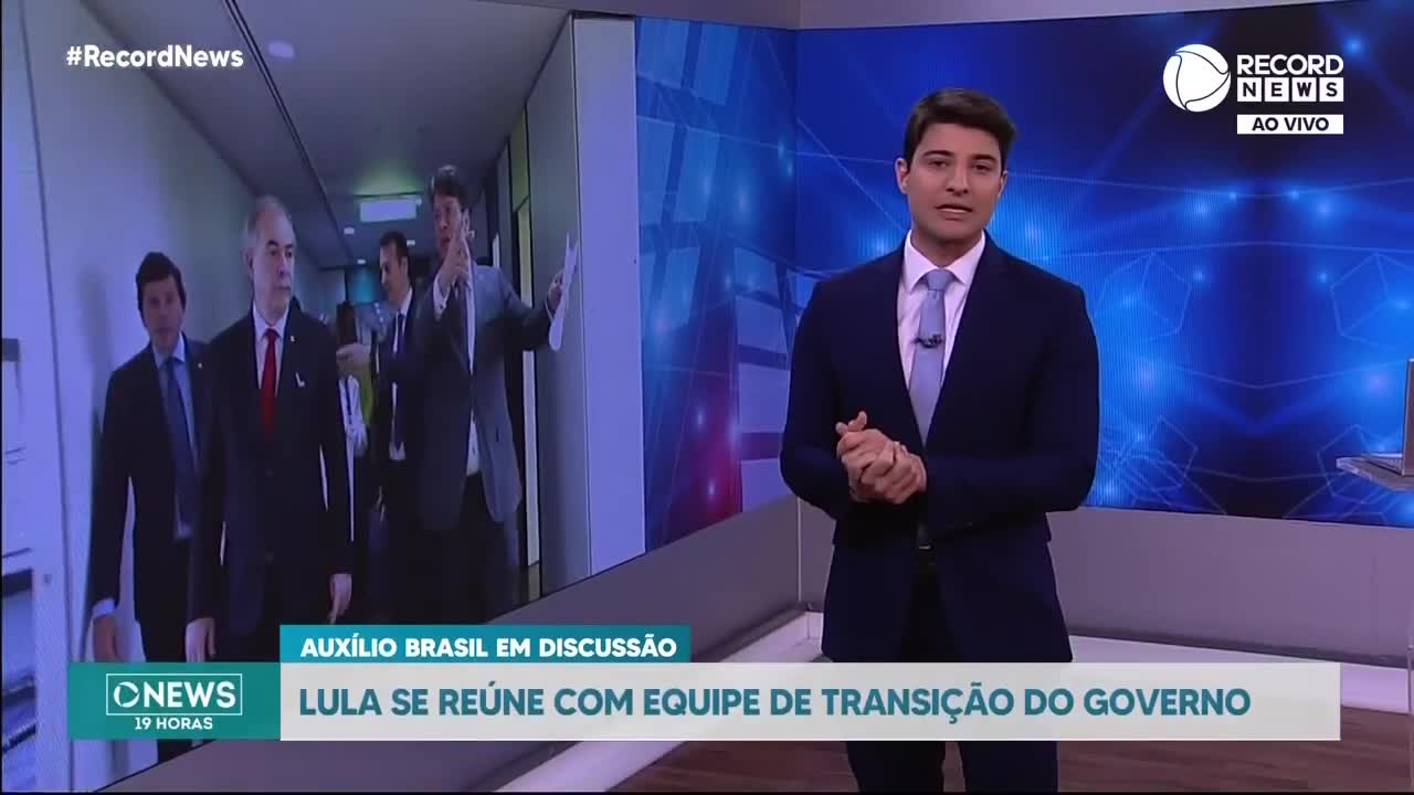 Lula se reúne com equipe de transição do governo