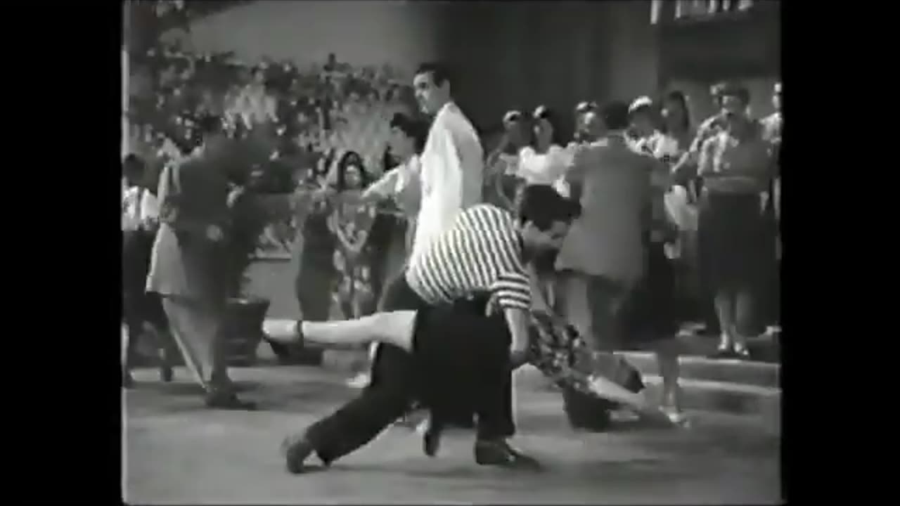 Jitterbug - Hall Talkie and Alice Scott in the 1945's movie Twice Blessed