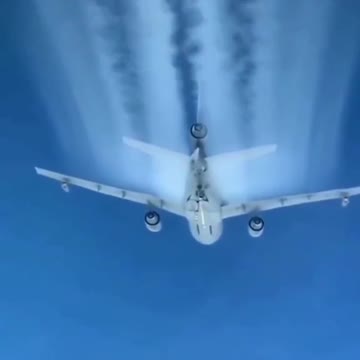 only 2 engines and 8 chemtrail jets