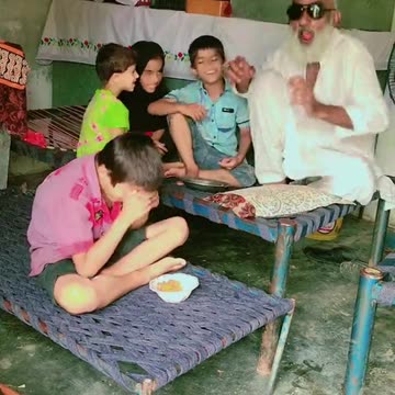 Larki wale larka dekne aye