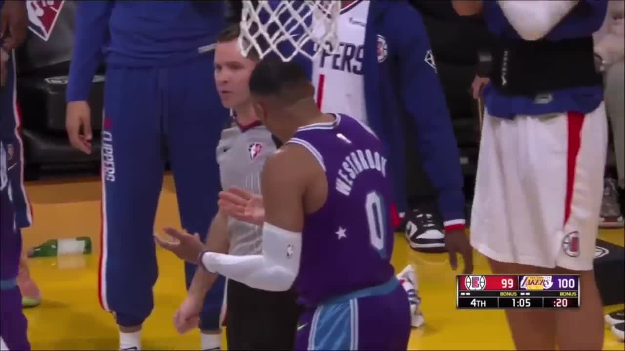 Russel Westbrook Furious At The Ref “That’s Some Lame Ass Sht” After Almost Killing Him !