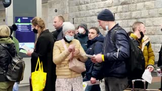 'I want to fight': Ukrainian mother heads home