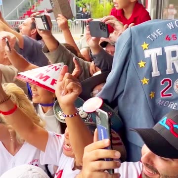 CALI SHOWING LOVE FOR THE REAL PRESIDENT!!!❤️🇺🇸