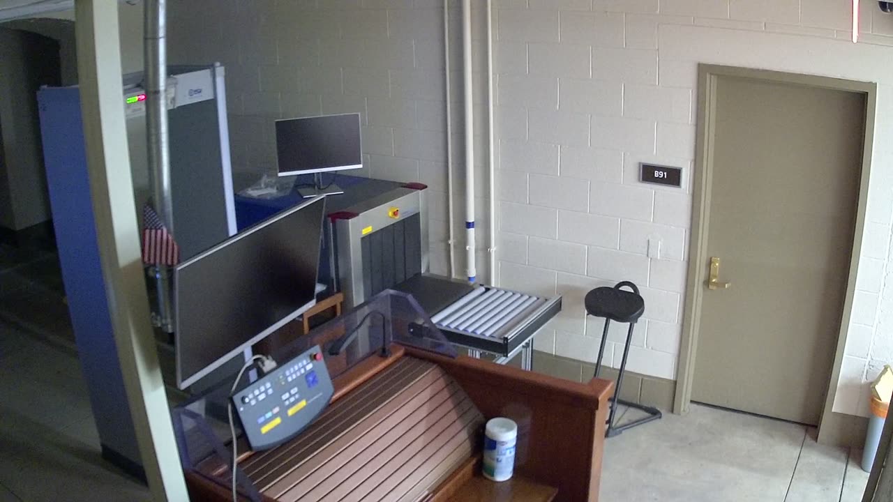 5132CHOBBAGarageScreening1_2021-01-05_03h17min01s440ms.mp4