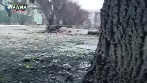 Russian news crew captures Ukrainian shelling on the outskirts of Donetsk city.