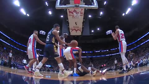 Zion got pulled down by Alec Burks on this play and Naji Marshall did not like it 👀 😳