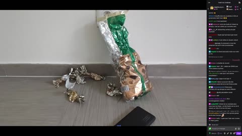 2023-04-26 (8bis.3) - Marie semble soulagée - Twitch Decheterie (version avec chat)