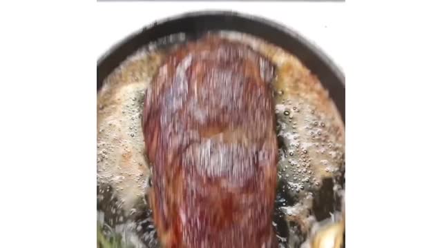 STEAK WITH GARLICBUTTER