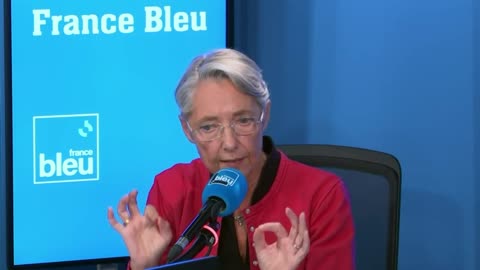 Élisabeth Borne face à une auditrice handicapée