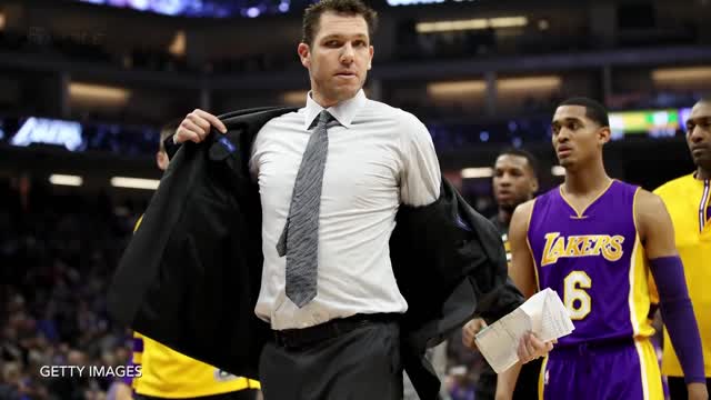 Spurs Mascot TACKLES Lakers Fan, Pau Gasol Gets REVENGE on His Old Team