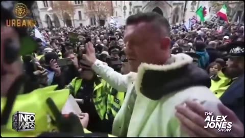 UK Government Paying Provocateurs To Trigger Riots - Tommy Robinson