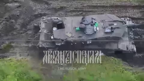 Leopard 2A5 destroyed