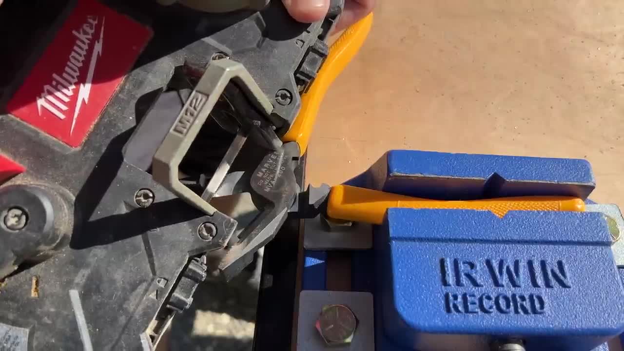 Electrician makes the best side cutter pliers _ marvel crosscut