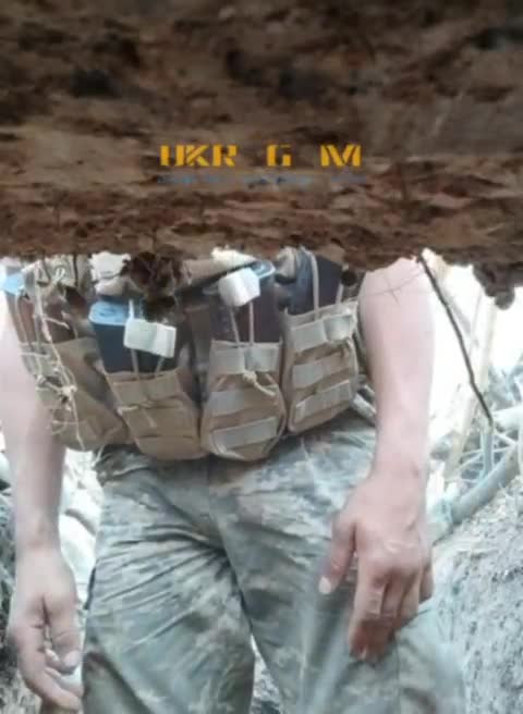 Another "Kiev troops fearing for their life in the Trenches" clip