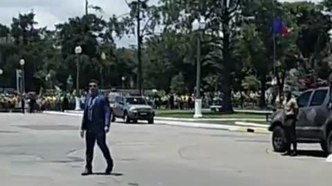 Huge crowds chanting "I authorize" as Bolsonaro greets them in Rio de Janeiro.