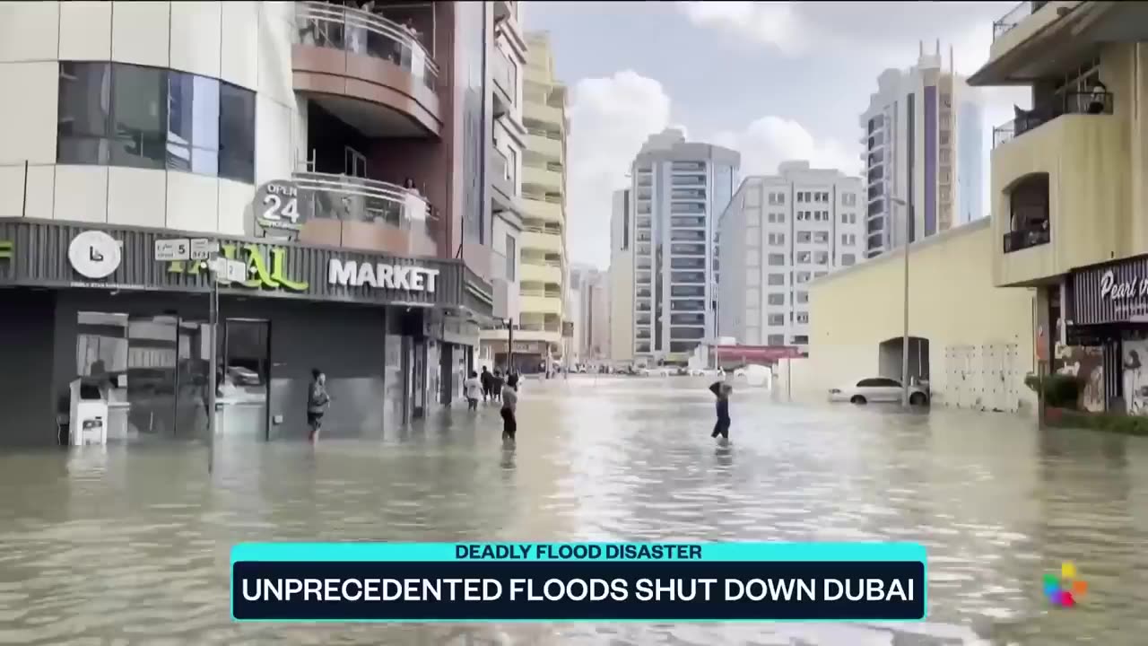 Dubai-Flooding submerges the city