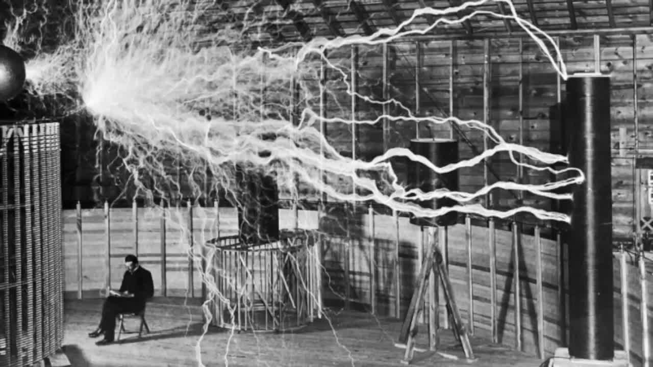 — The Truth About The Mysterious Giant Tesla Tower That Appeared In Texas —
