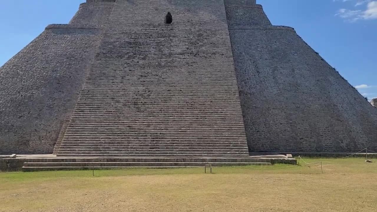 Clapping at Uxmal