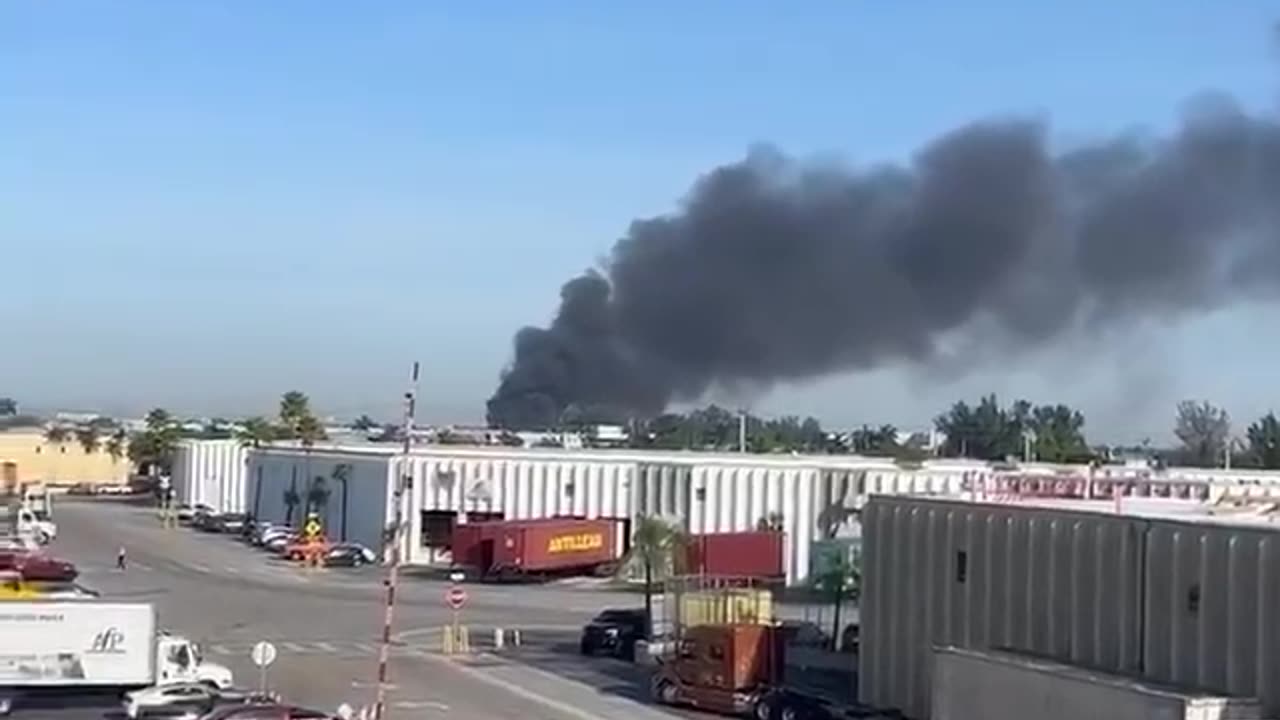 Another American factory exploded and caught fire in Florida